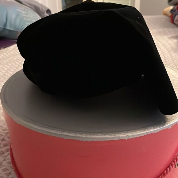 **Host Pick** VTG Yves Saint Laurent Velvet Beret Hat with Bow Circa 1960 - Picture 13 of 16